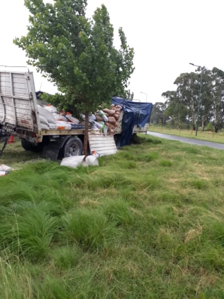 Choque de 2 camiones en Villa Mercedes