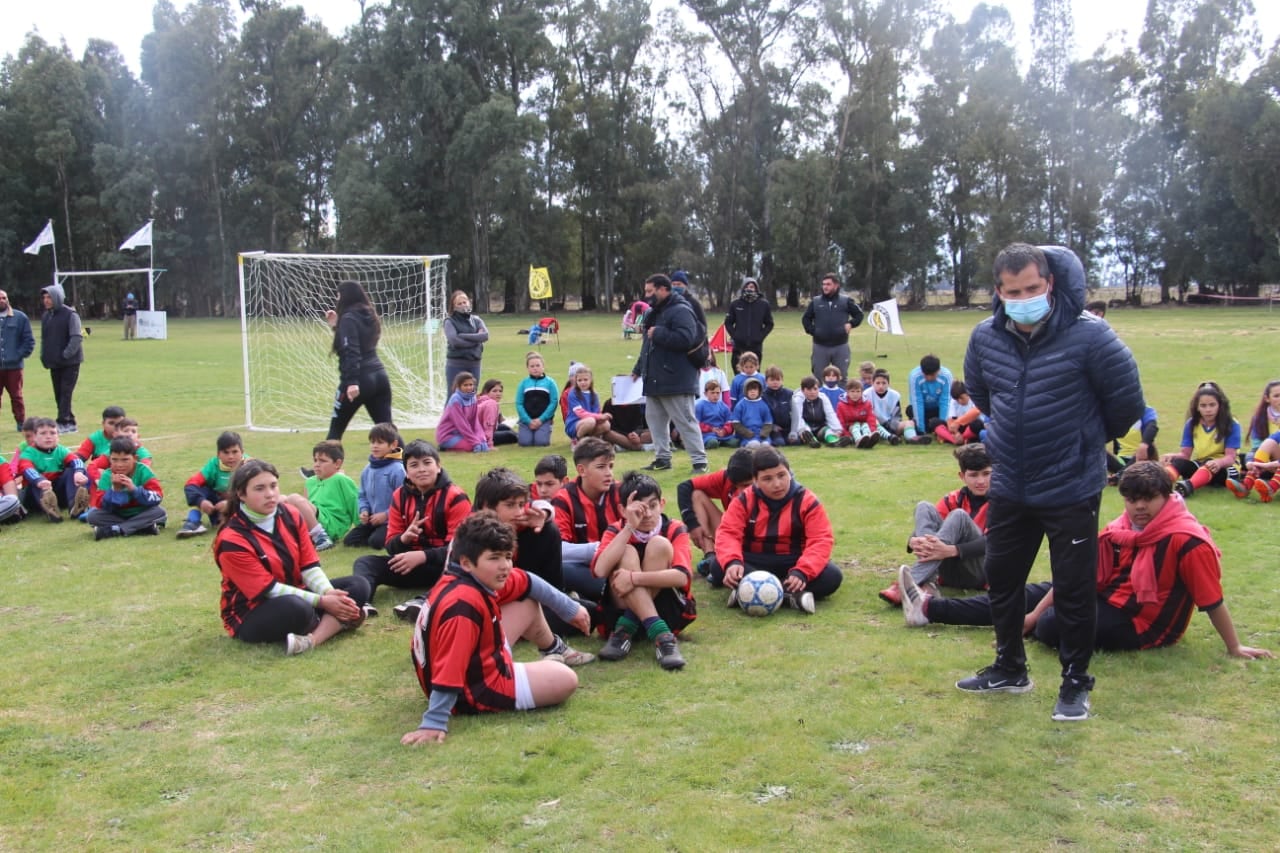 Encuentro barrial de fútbol infantil