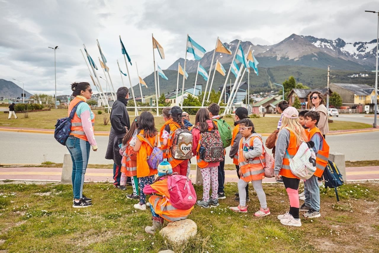 Ushuaia: la colonia municipal incluyó  “Caminata Patrimonial” y “Pueblo Viejo”