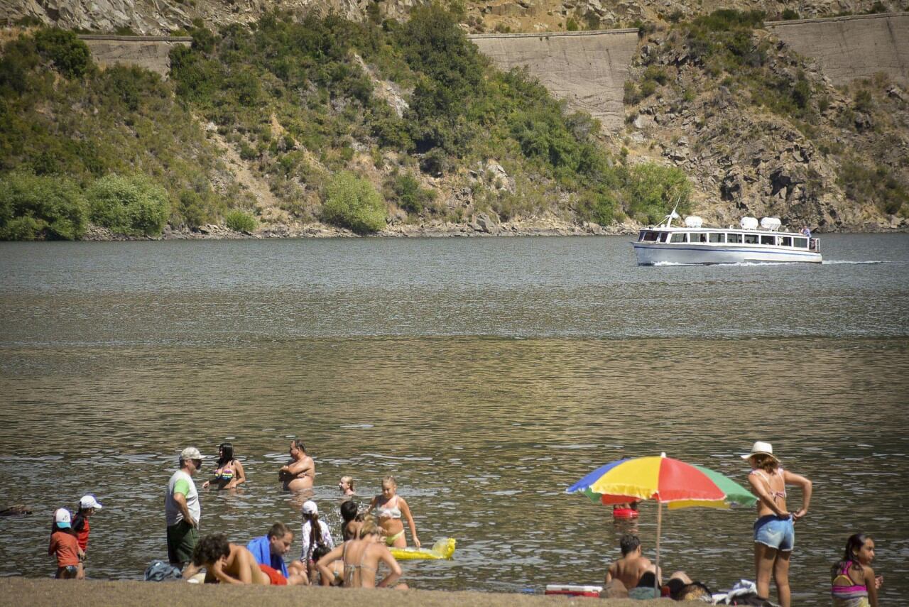 Las playas son uno de los principales atractivos turísticos que ofrece San Martín de los Andes