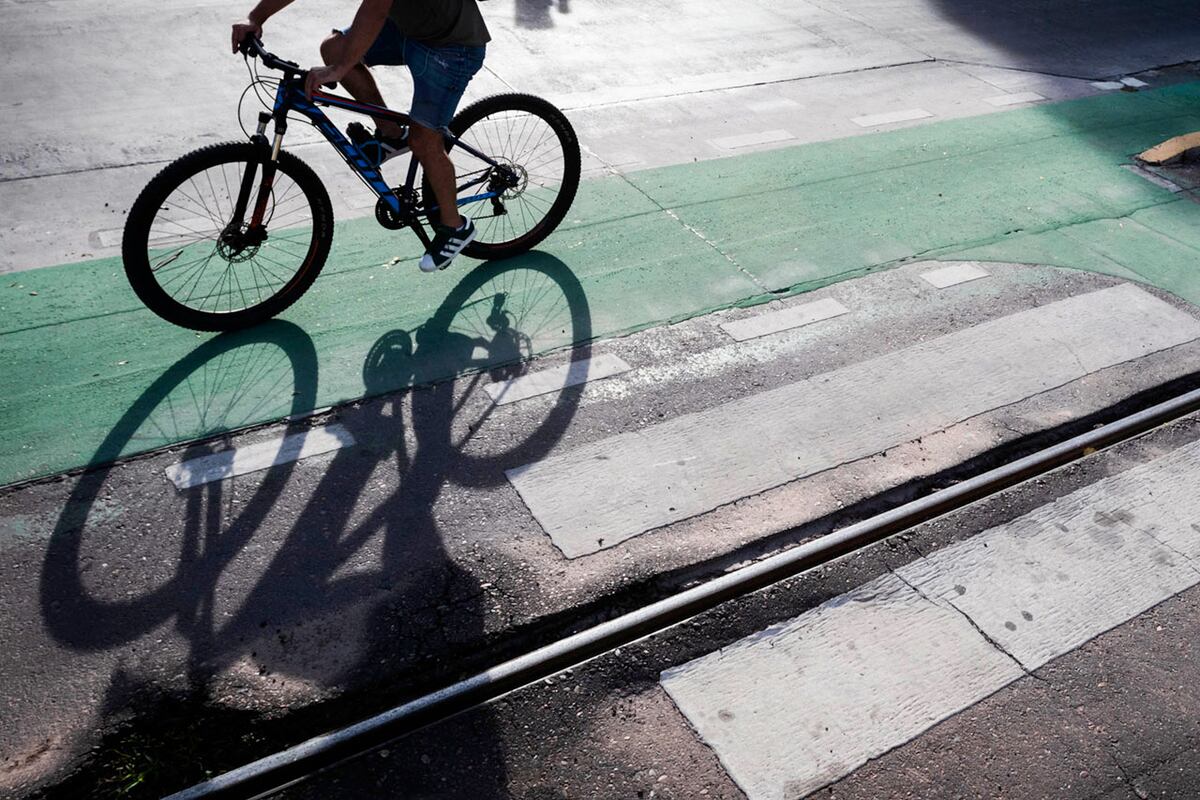 Un grupo de amigos de Córdoba creó una innovadora bicicleta pero ocurrió algo inesperado cuando la probaron