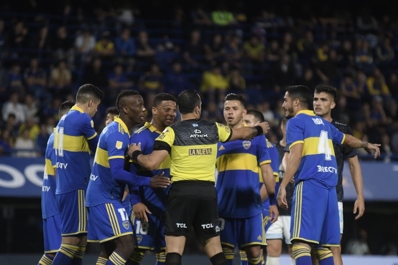 Boca y Belgrano, en La Bombonera, por la fecha 16 de la Liga Profesional. (Federico López Claro / La Voz)