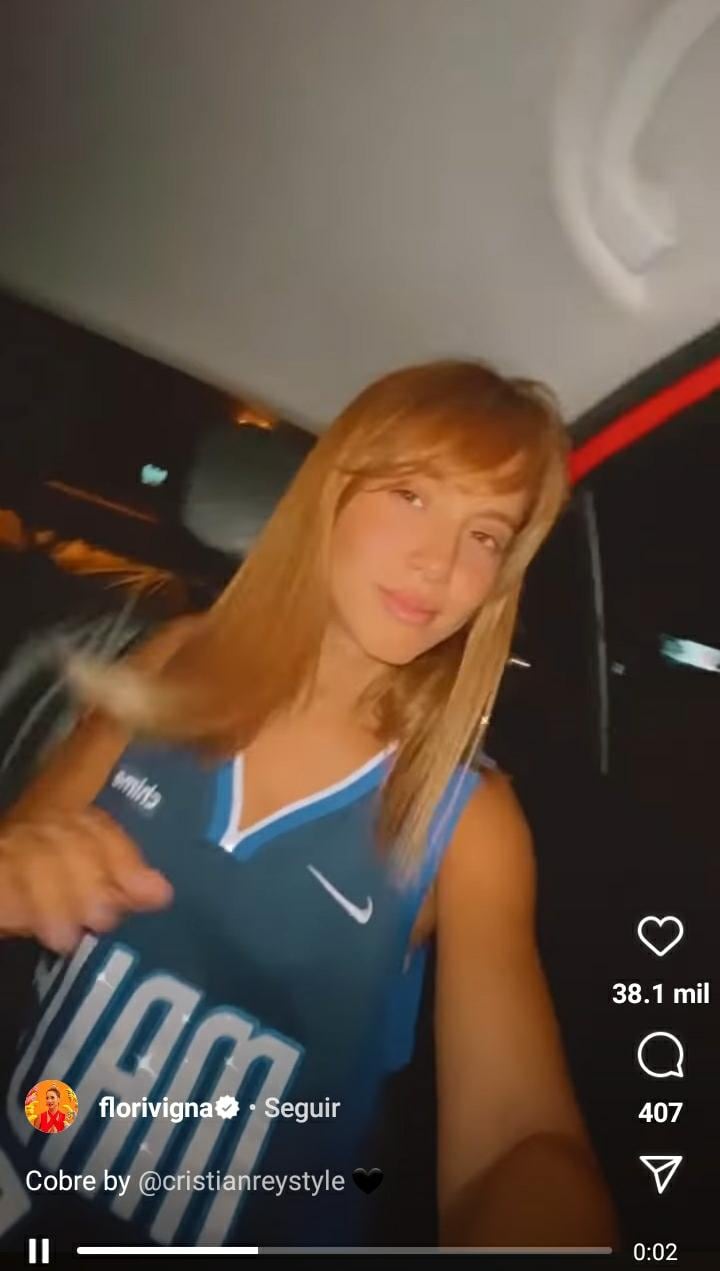 Flor Vigna posando con su nuevo look