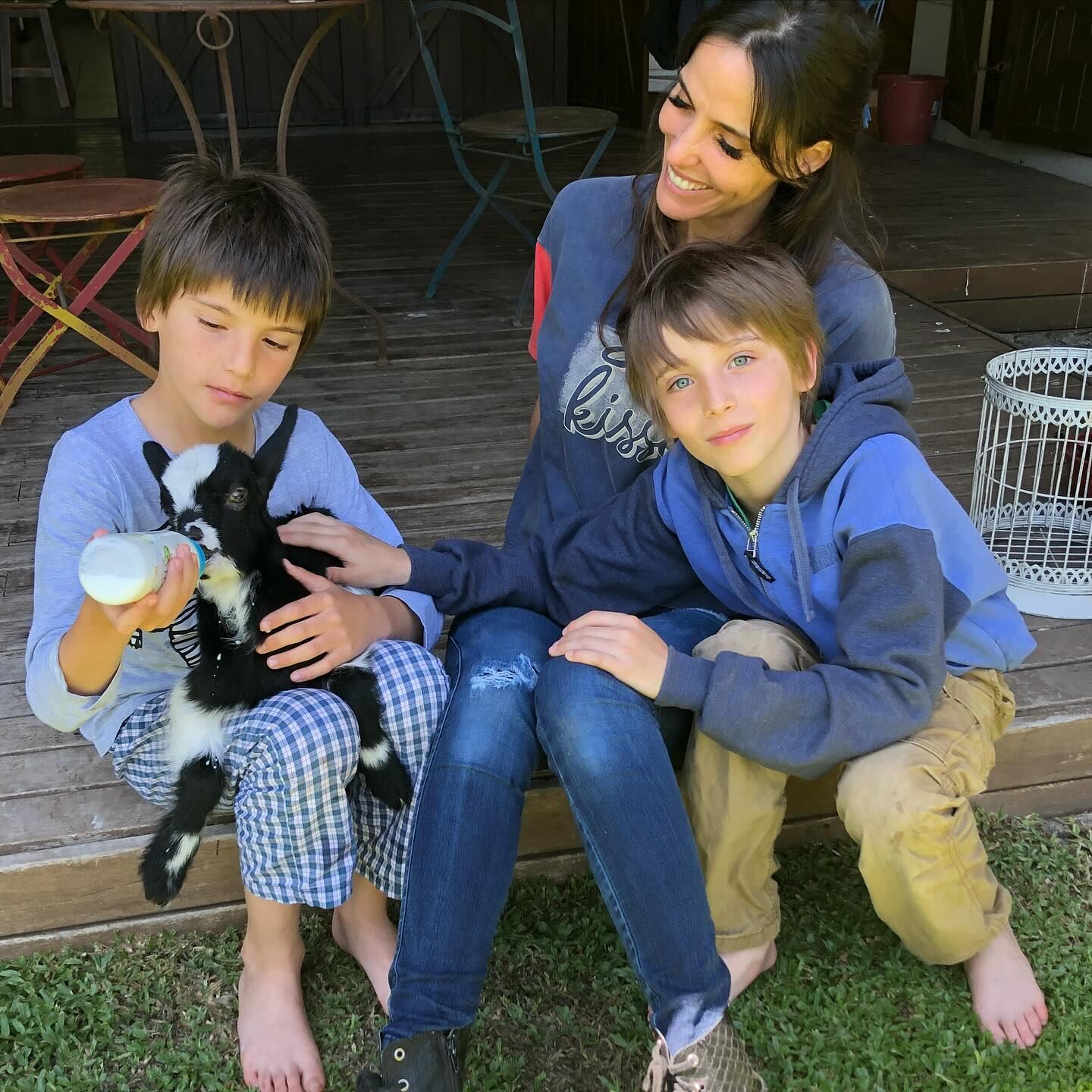 Susini junto a sus hijos mellizos de pequeños.