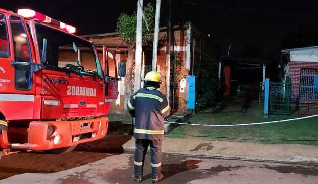 Noche trágica en Posadas: un incendio en una vivienda dejó como saldo a una persona fallecida.