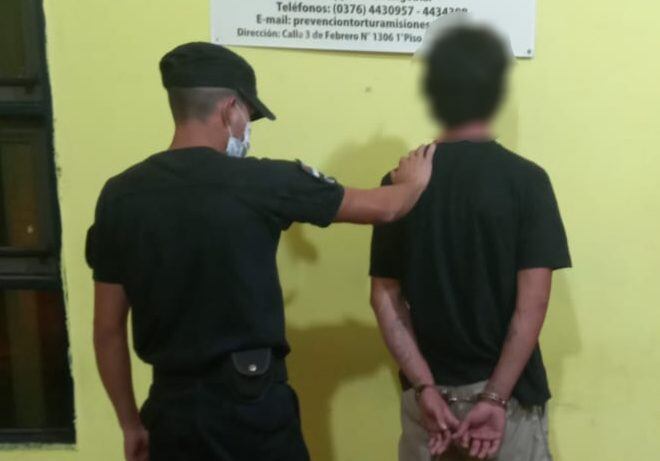 A punta de cuchillo, intentó robarle el celular a un joven en Posadas.