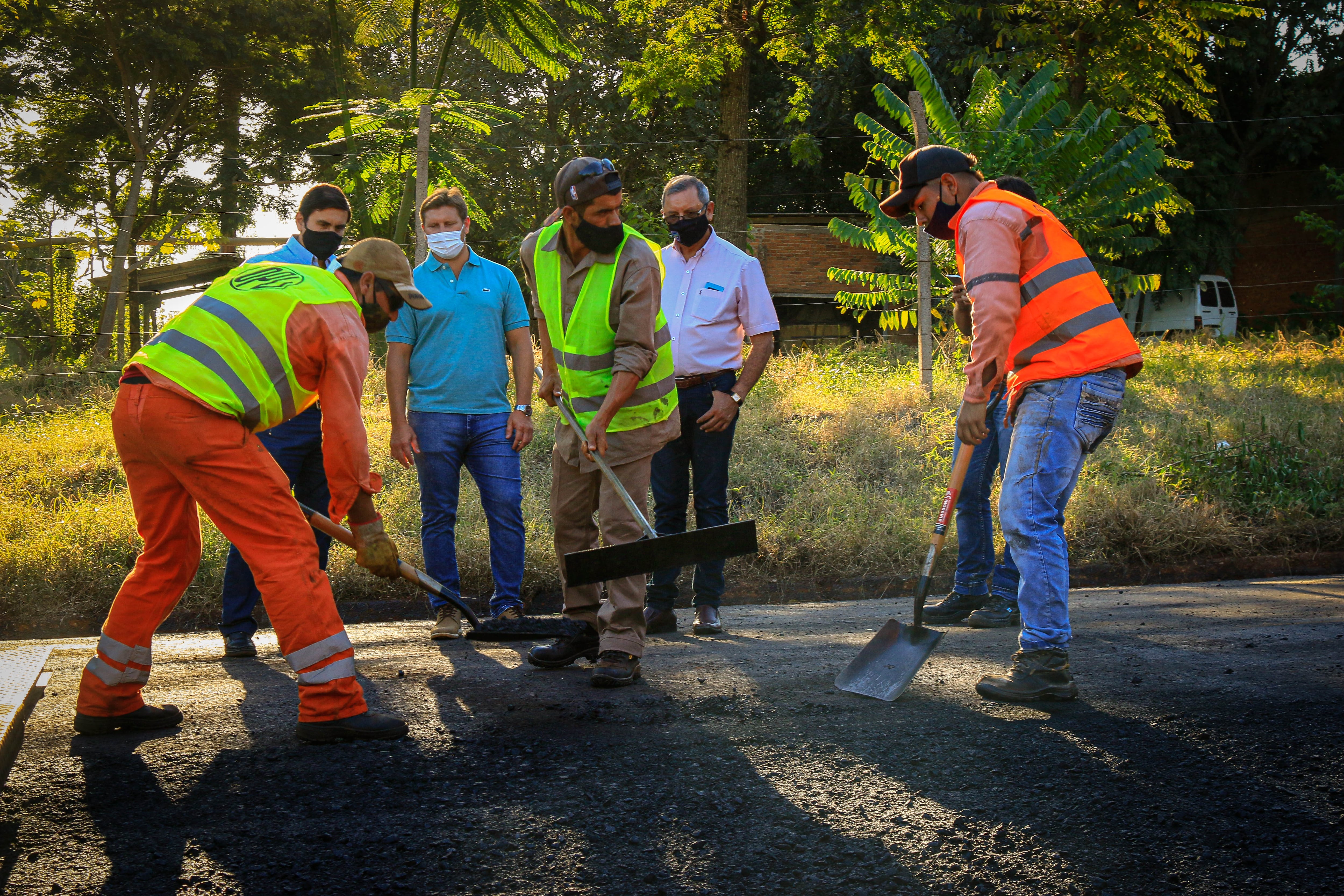 En el municipio de Eldorado continúan con los trabajos de pavimento sobre empedrado