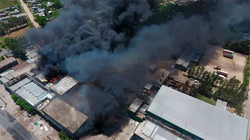 Incendio en planta Avícola. Crédito: (Lt38)