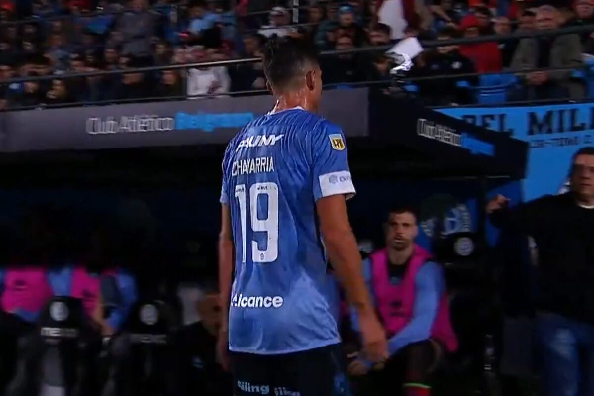 Belgrano juega con 10 ante Argentinos: las faltas de Pablo Chavarría que le costaron la expulsión