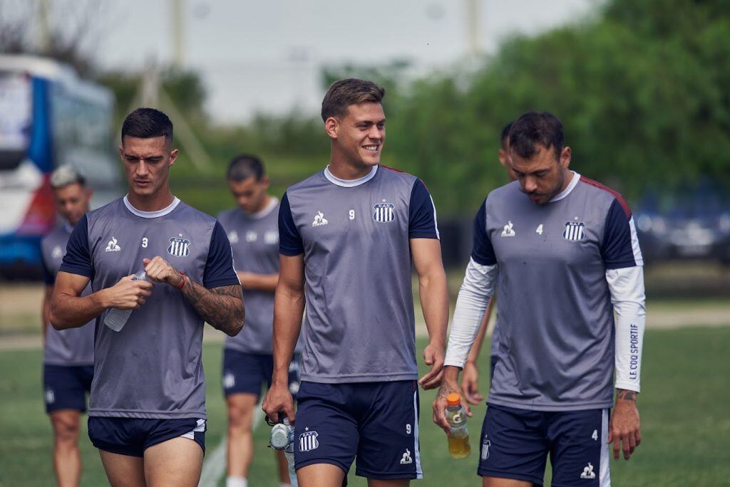 Federico Girotti en el centro de la foto. El delantero regresó al club y era esperado por San Lorenzo nuevamente, pero seguirá en Talleres. (Prensa Talleres)