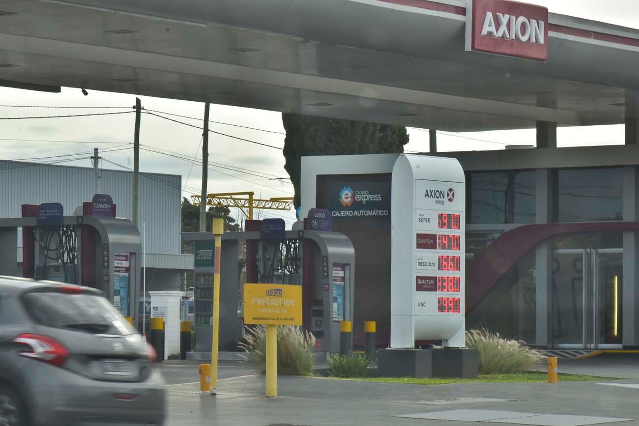 Vuelven a aumentar los combustibles: más de 20% desde la medianoche de este martes.