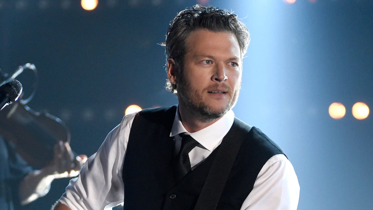 Blake Shelton.