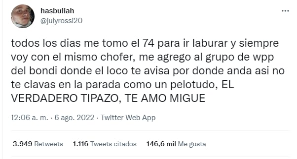 Es chofer de colectivo y creó un grupo de WhatsApp para avisarle a los pasajeros "por donde anda".