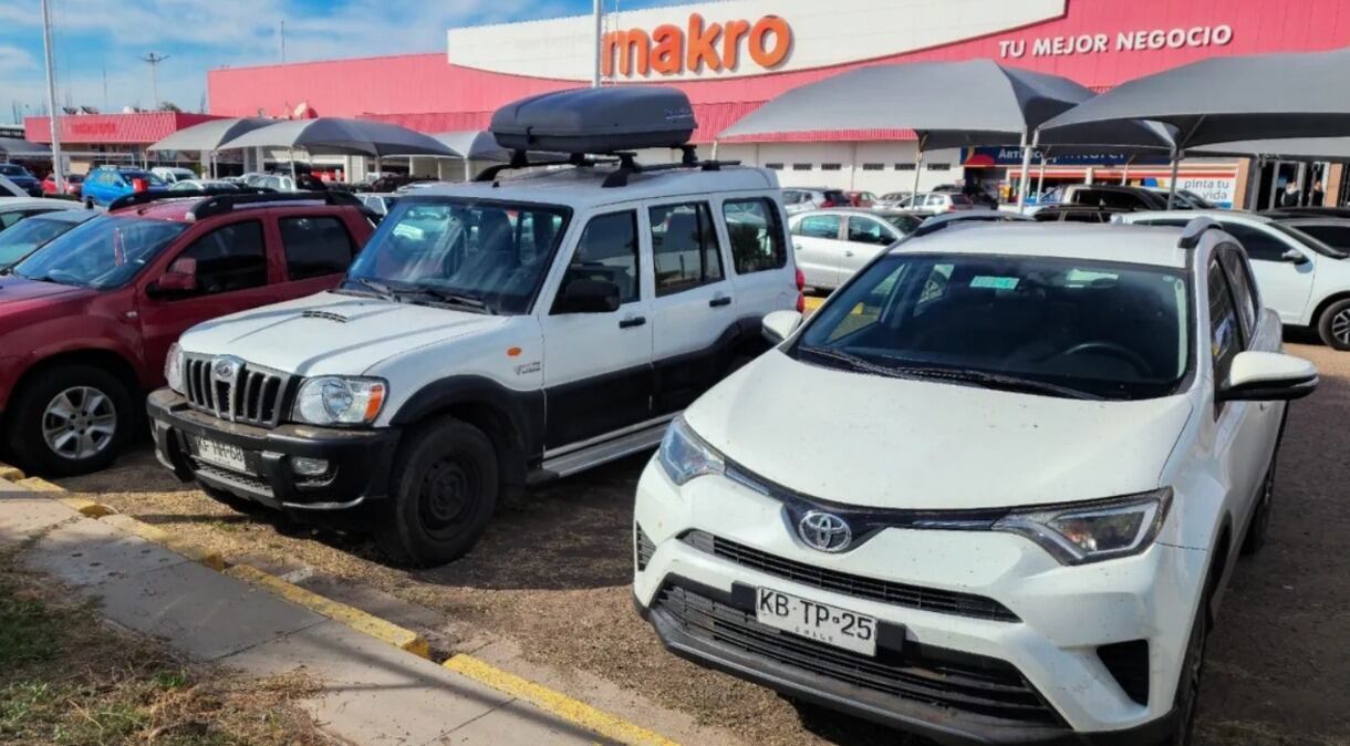 Una vez más los chilenos coparon supermercados y mayoristas mendocinos: hubo largas filas para ingresar a hacer las compras