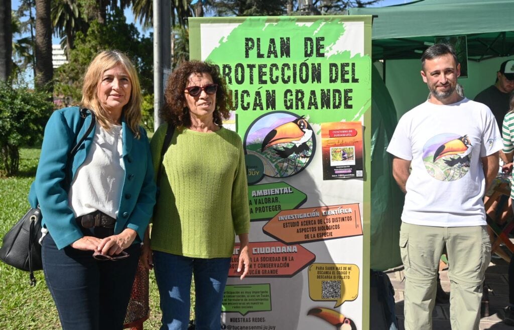 La secretaria de Planificación y Ambiente, Adriana Díaz, y el investigador del CONICET, Román Ruggera, encabezaron la apertura de la Semana del Tucán Grande. Con ellos la coordinadora de Cambio Climático, Cristina Remondegui (izq).