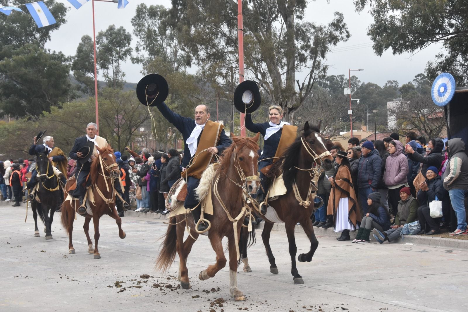 Reivindicando la figura de la mujer gaucha, la presidente del Consejo Profesional de Ciencias Económicas de Jujuy, Blanca Juárez, se sumó a la evocación del Éxodo Jujeño.