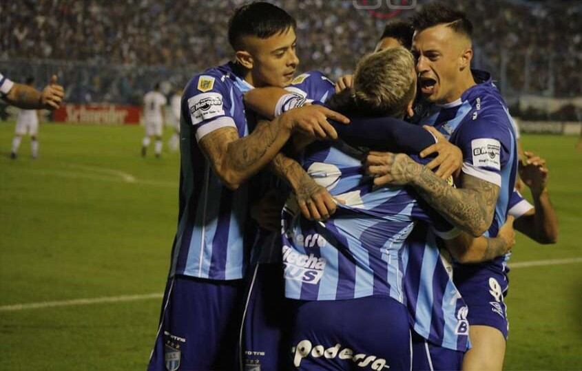 Atlético Tucumán superó por 1-0 a Central Córdoba de Santiago del Estero y no se baja de la cima de la Liga Profesional. (@ATOficial)