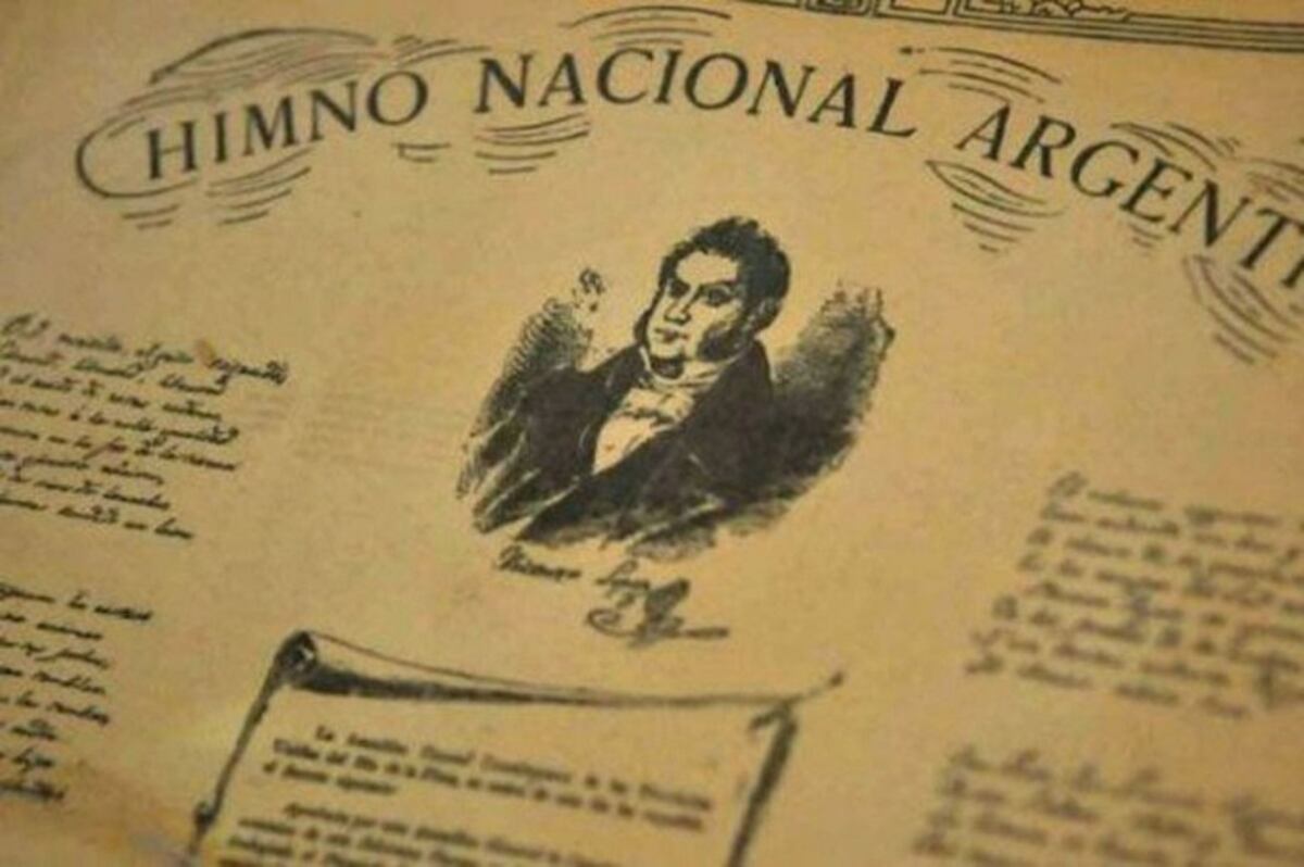 Las Heras entregó material educativo patrio a escuelas del departamento