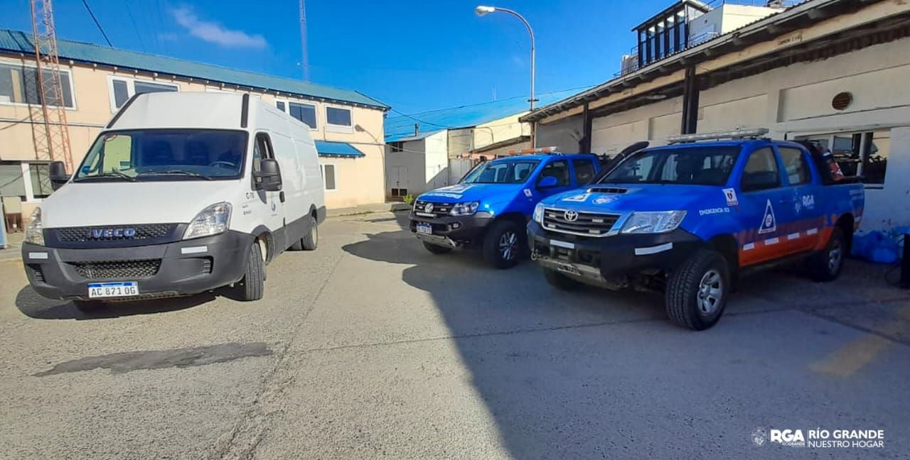 Río Grande envía equipamiento, camionetas y cuatriciclos para combatir el incendio de la Reserva Provincial