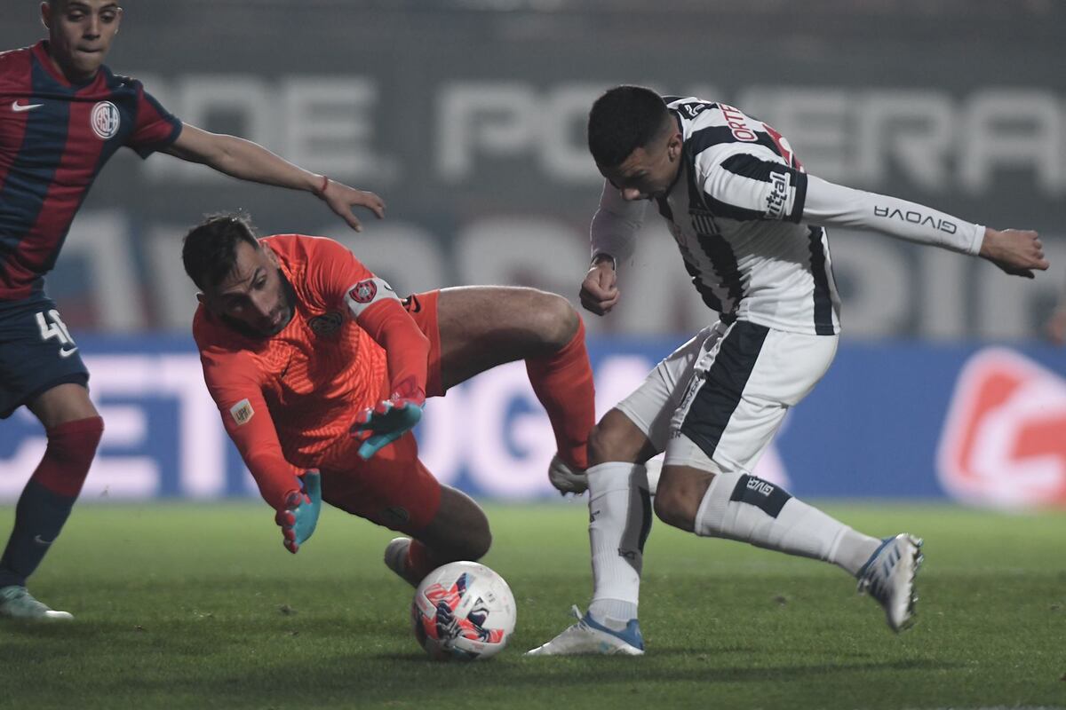 A Talleres se le escapó al final ante San Lorenzo, en un partido en el que pasó de todo