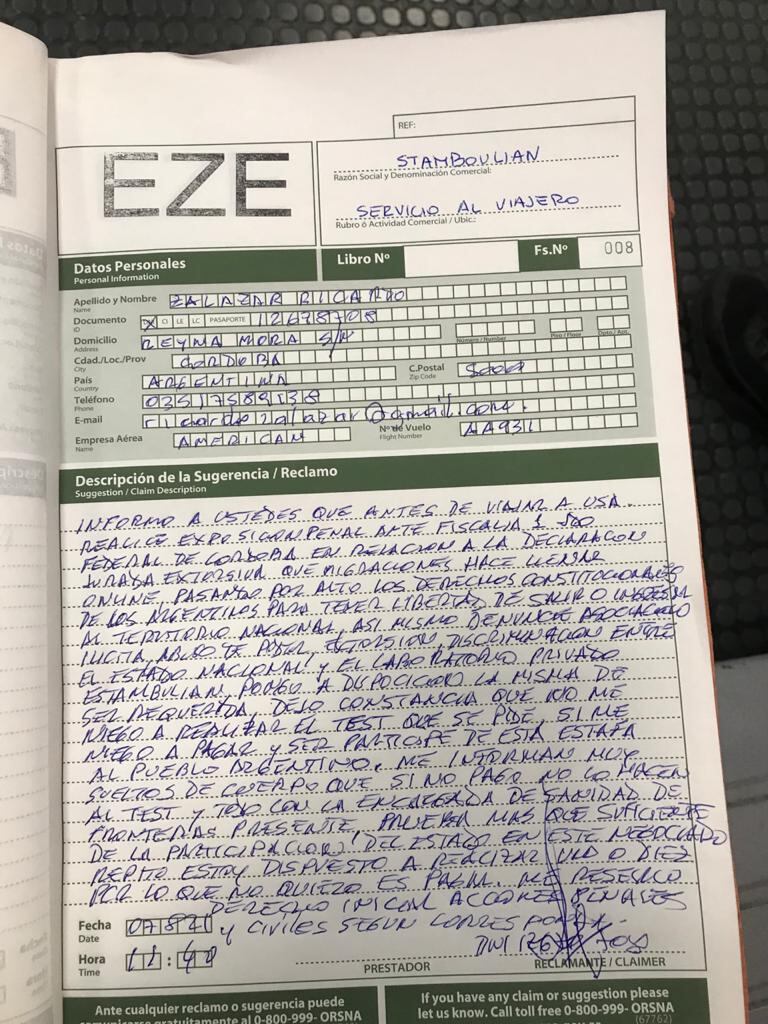 El reclamo en Ezeiza contra el pago de los 2.500. (Gentileza Ricardo Zalazar)