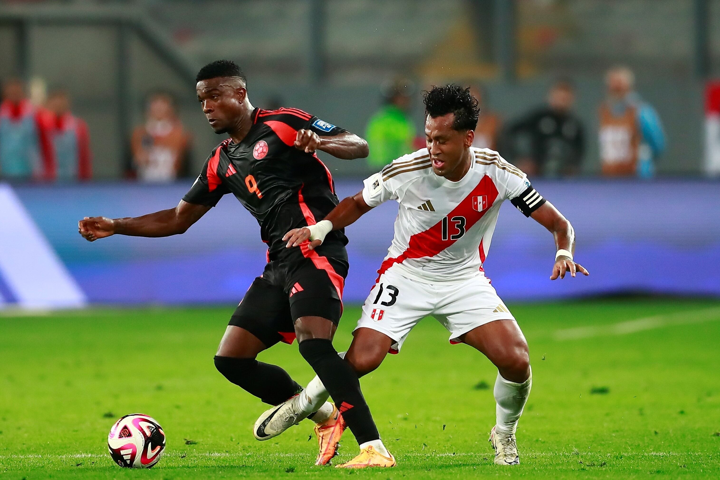 Perú y Colombia, en duelo por la fecha 7 de eliminatorias sudamericanas para el Mundial 2026. (AP)