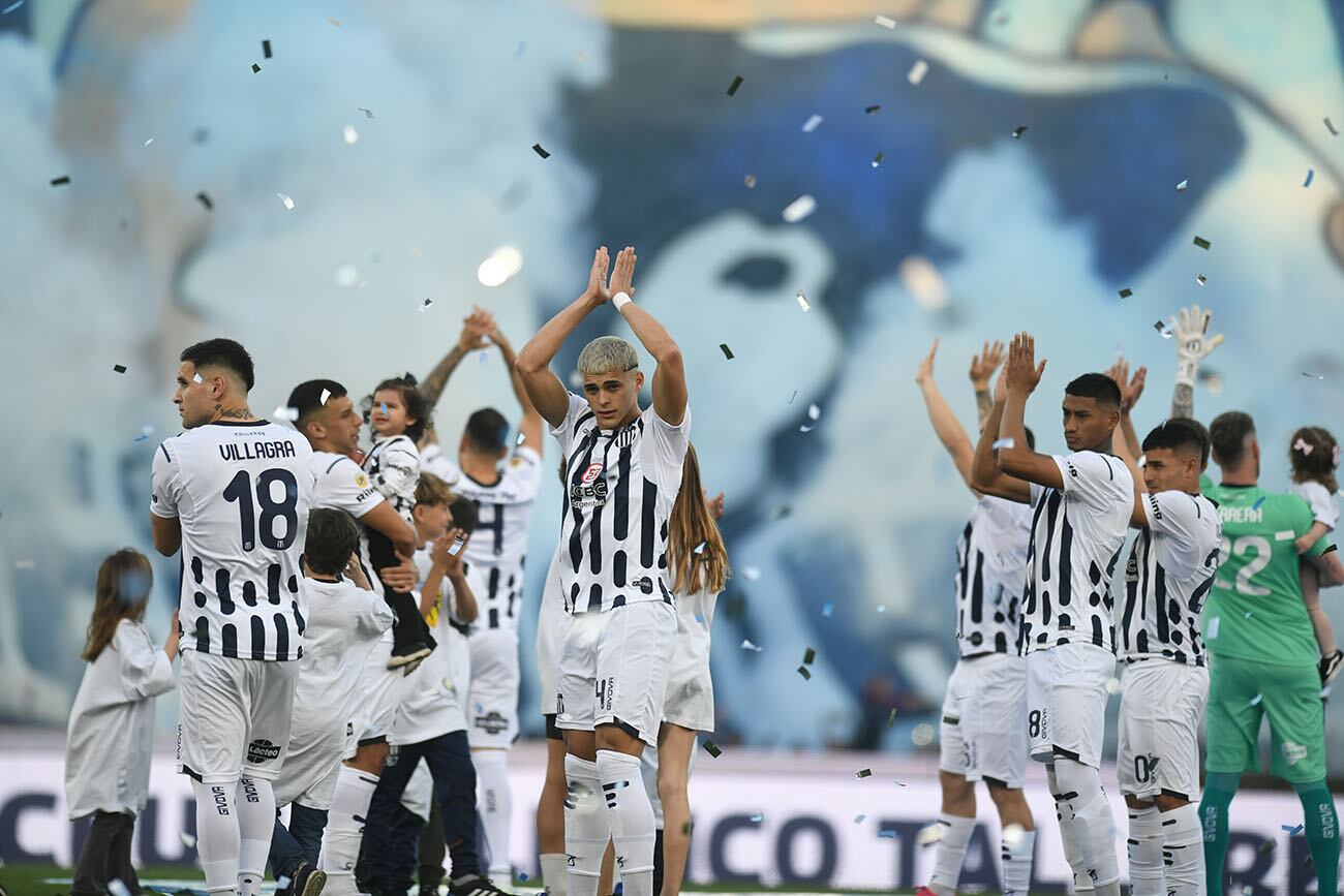 La hinchada de Talleres llenó el kémpes en el clásico ante Belgrano (Ramiro Pereyra /La Voz)