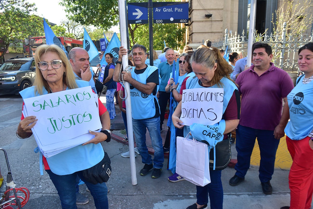 Monserrat Marcha protesta de UEPC por el centro de Córdoba ( Ramiro Pereyra / La Voz)