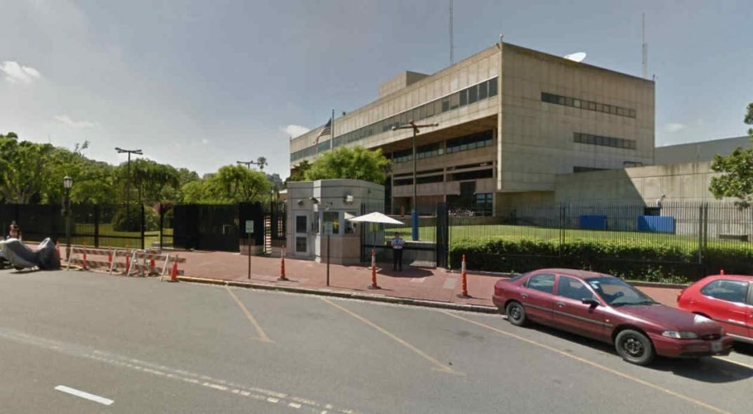 El edificio de la Embajada de los Estados Unidos en Buenos Aires. 