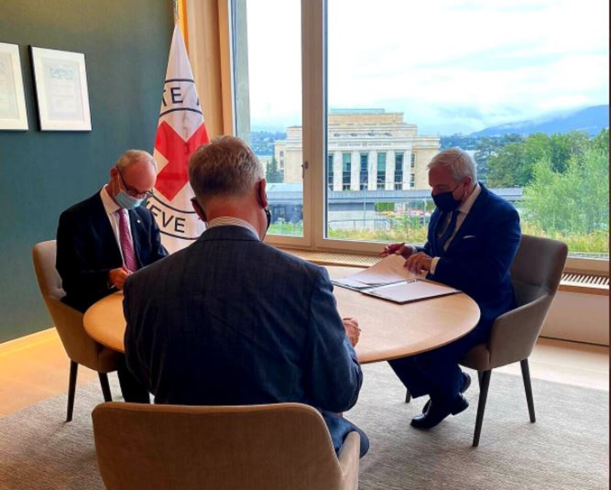 Argentina firmó un nuevo documento con Reino Unido para la búsqueda e identificación de una tumba temporaria en Malvinas