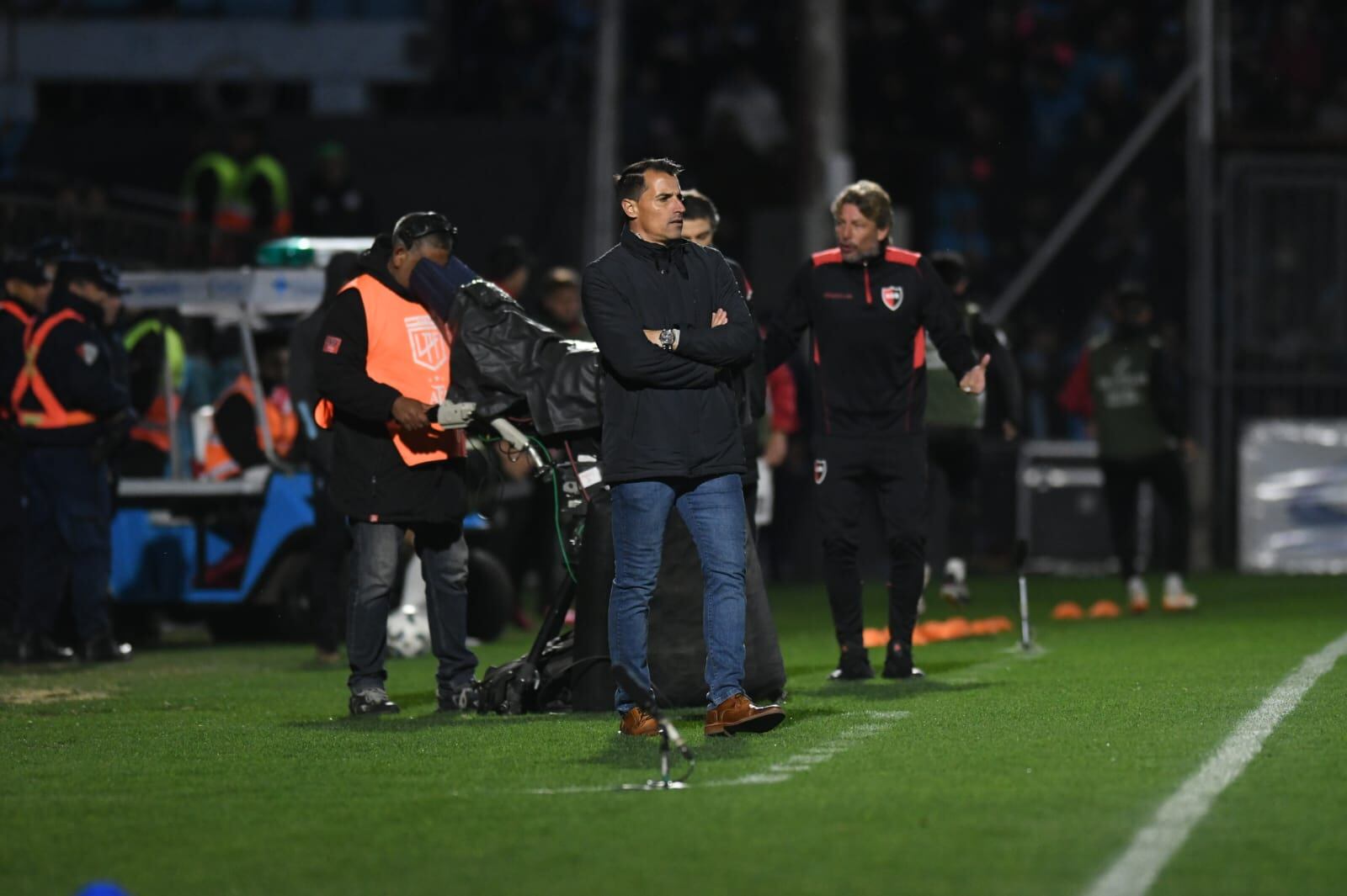 Farré, DT de Belgrano, en el empate 1 a 1 de Belgrano ante Newell's. (Facundo Luque / La Voz).