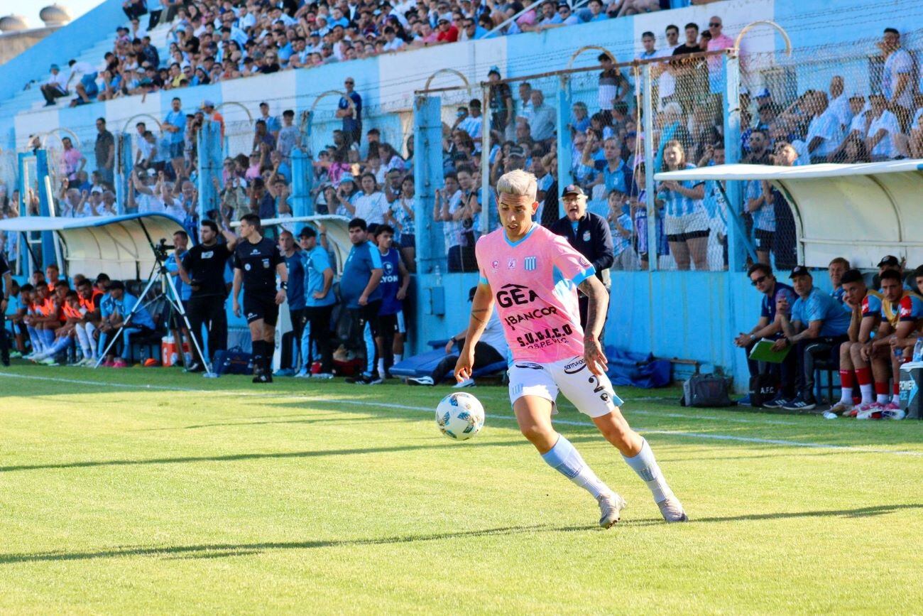 Racing de Nueva Italia recibió a Arsenal de Sarandí por la jornada 37 de la Zona A en la Primera Nacional. (Prensa Racing)