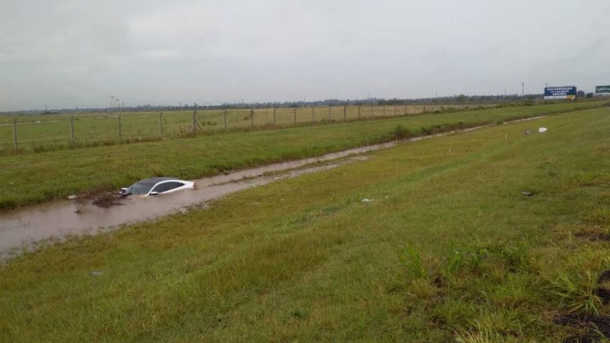 Un ciclista fue chocado en la Autopista Rosario - Córdoba y murió