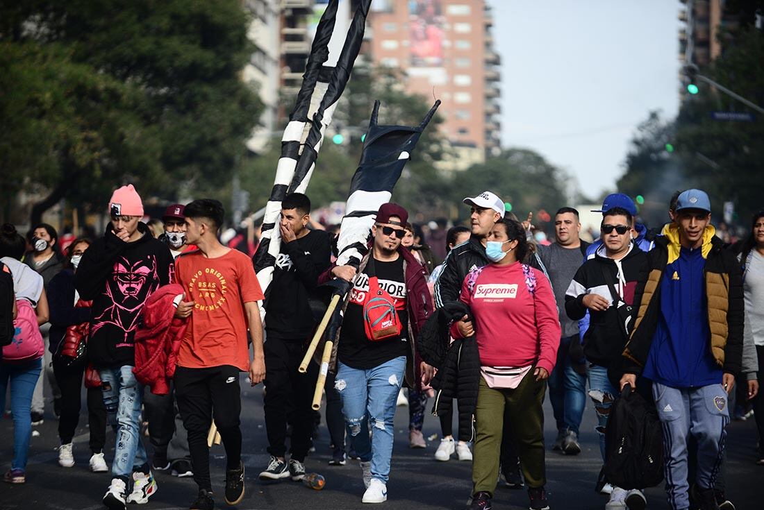 Desconcentración de piqueteros al medio día frente al Patio Olmos. (José Gabriel Hernández/La Voz)