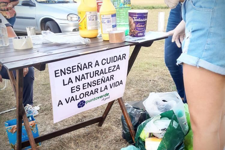 Limpieza y reciclaje en el Lago Güemes