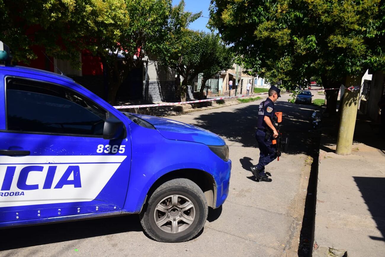 Un hombre de 36 años fue asesinado de un disparo en la cabeza este miércoles por la madrugada en barrio Maldonado, de la ciudad de Córdoba. (José Gabriel Hernández / La Voz)