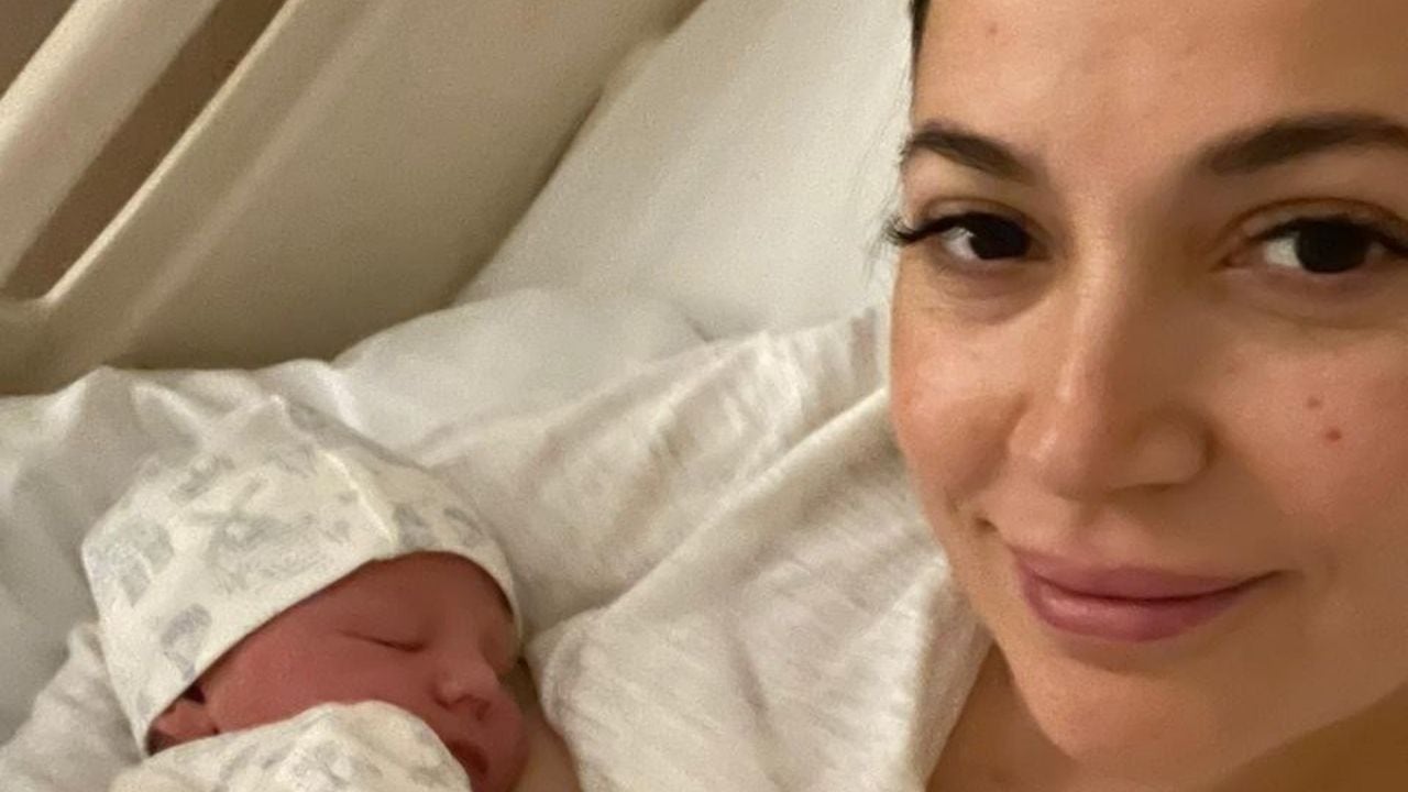 Valeria Gastaldi junto a su tercer hijo Lorenzo. 