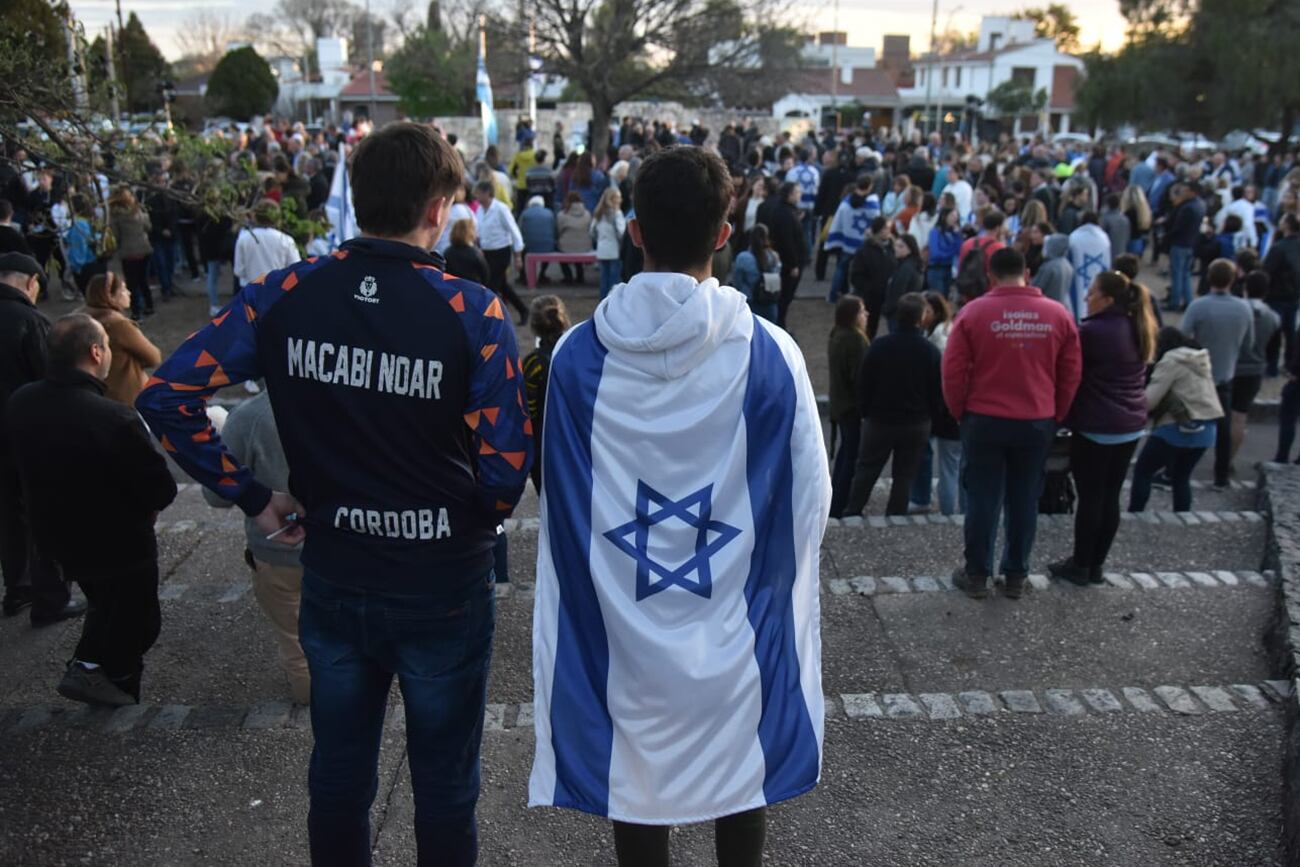 “Juntos por Israel”, marcha convocada por la Daia en barrio Urca, en la Plaza del Estado de Israel. (Facundo Luque/La Voz)