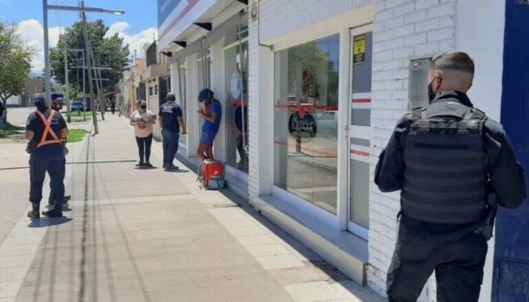 Robo a mano armada en una carnicería de San Luis. El delincuente se llevó 100 mil pesos.