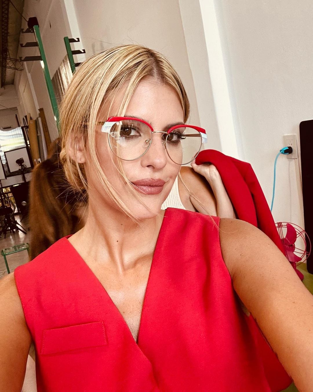 Mery del Cerro modeló para su propia marca de lentes MDC Eyewear y lo compartió en sus redes