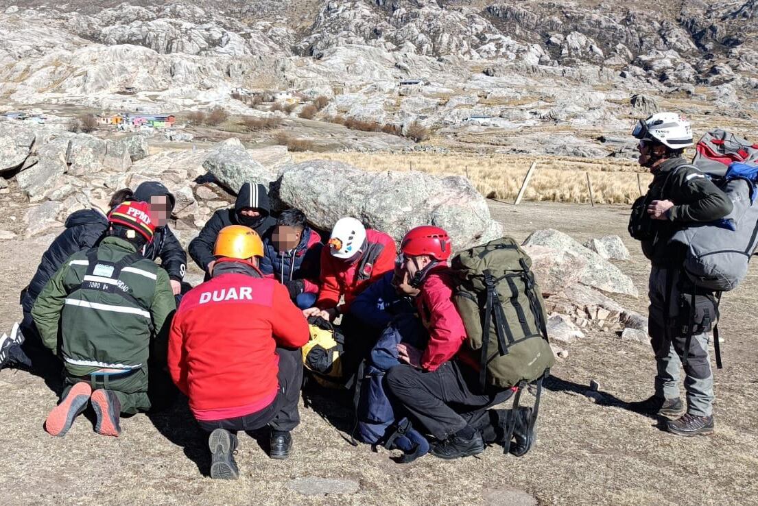 Operativo de rescate en el Cerro Champaquí (archivo La Voz).