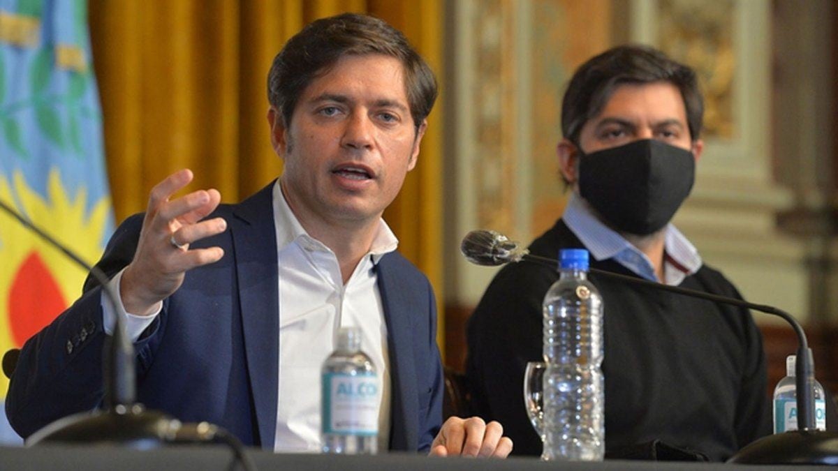 Axel Kicillof junto al ministro de Salud bonaerense, Nicolás Kreplak (web).