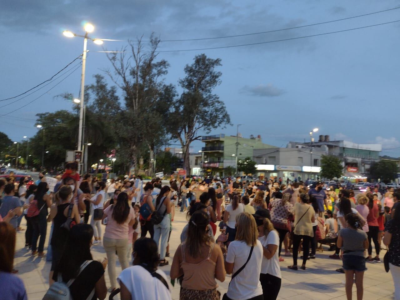 Presentaron un petitorio en el Ministerio y hoy lo harán en la casa de gobierno