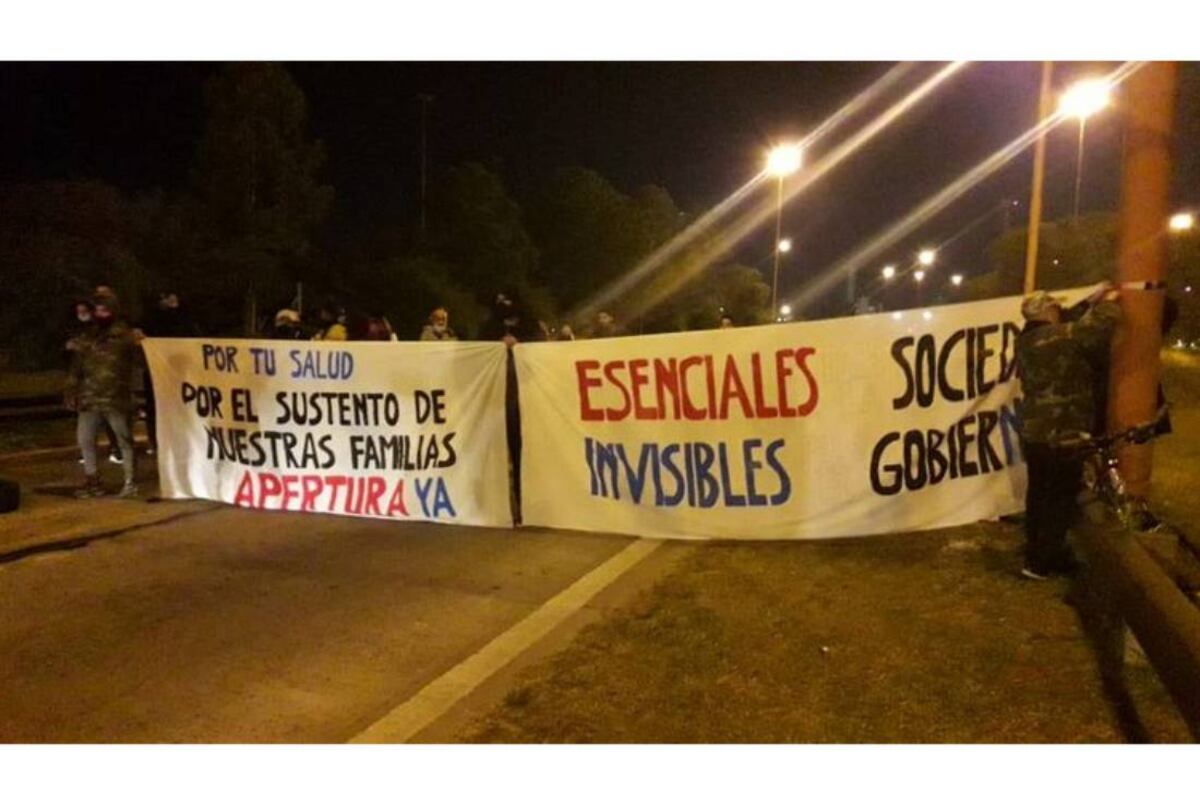 Dueños de gimnasios realizan la segunda jornada de cortes en Santa Fe
