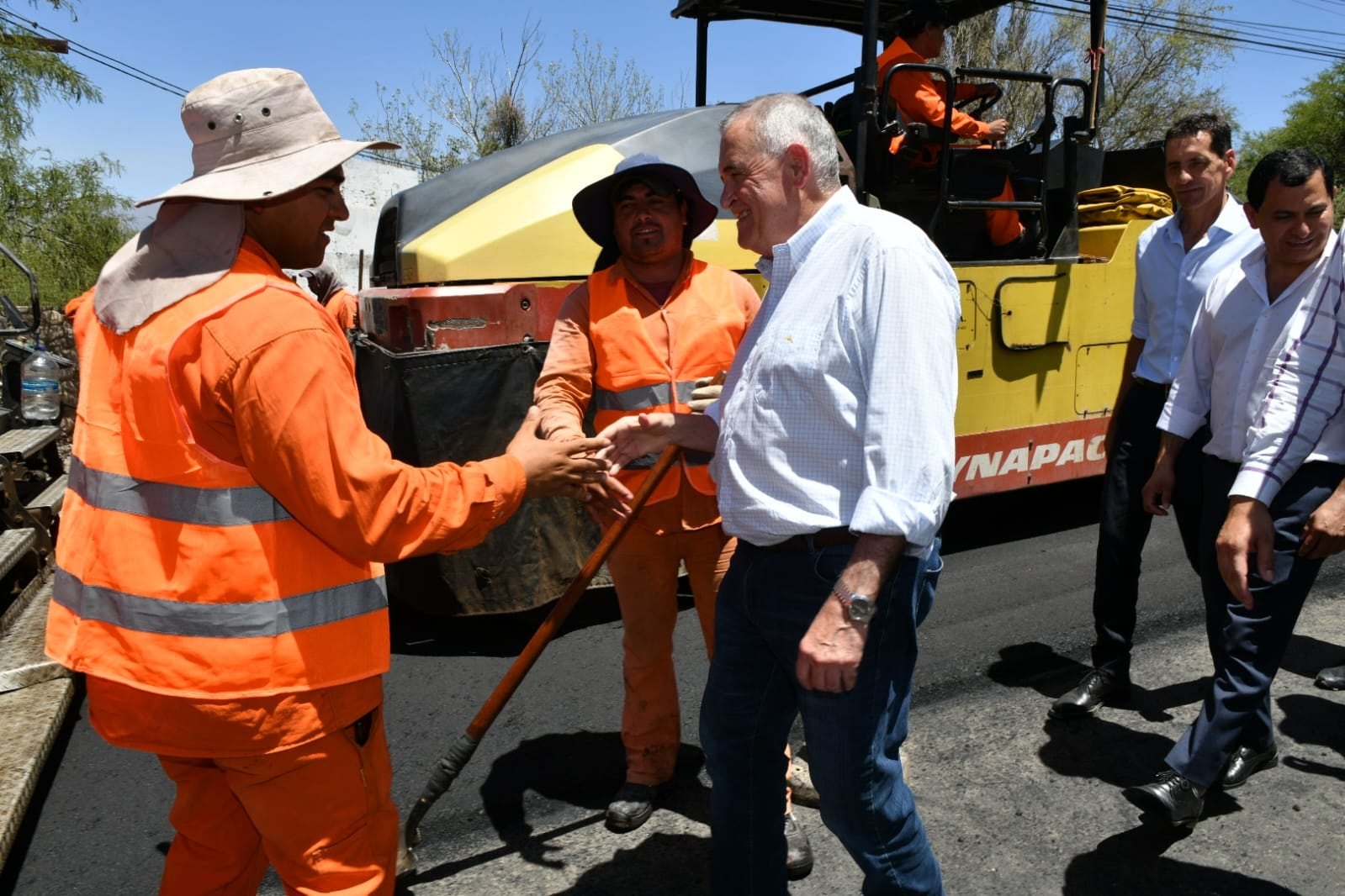 El gobernador recorrió la obra.