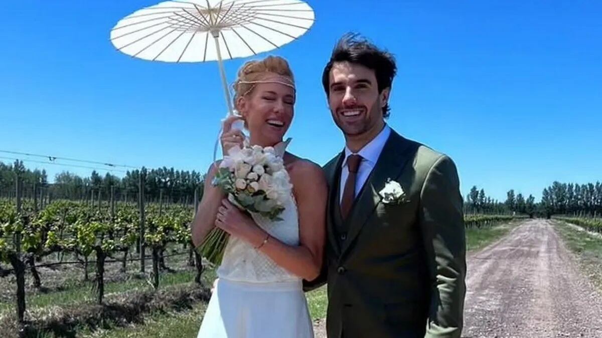 Simple y elegante: la torta que eligieron Nicole Neumann y Manu Urcera para su casamiento