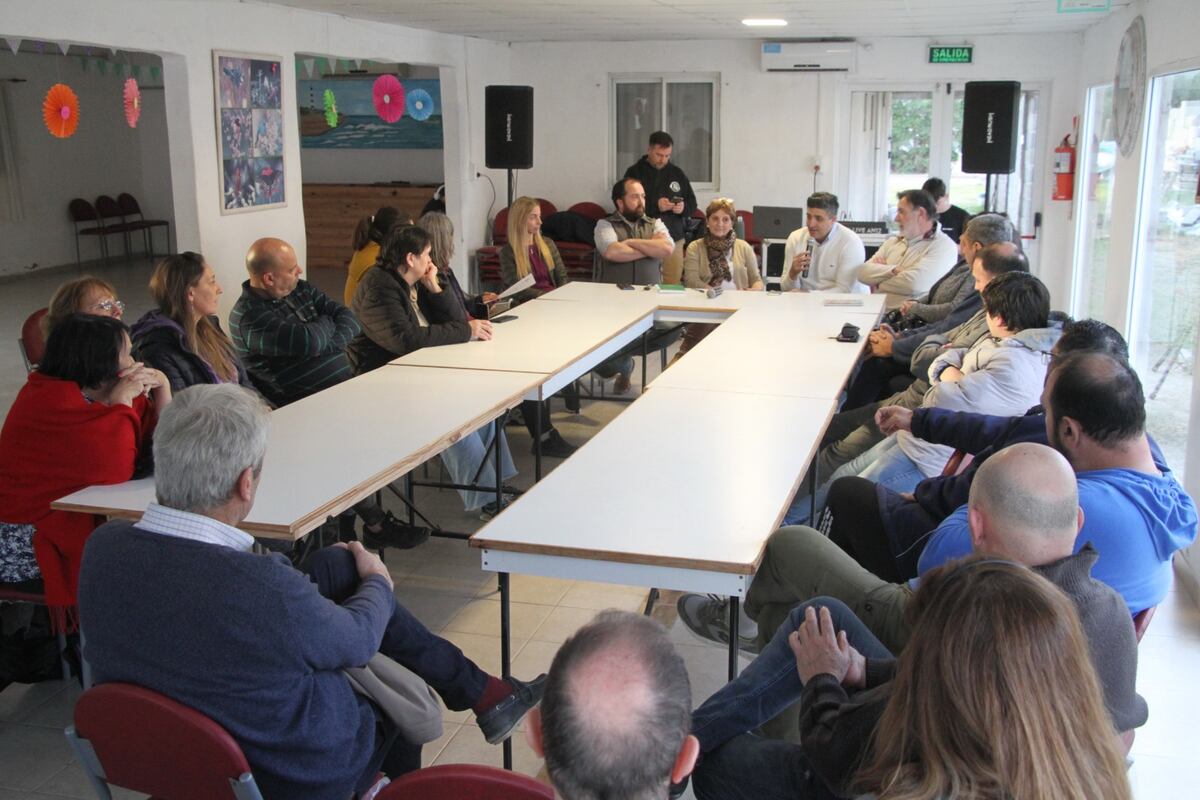 Claudia Cittadino y el equipo de Compromiso Vecinal visitaron Claromecó