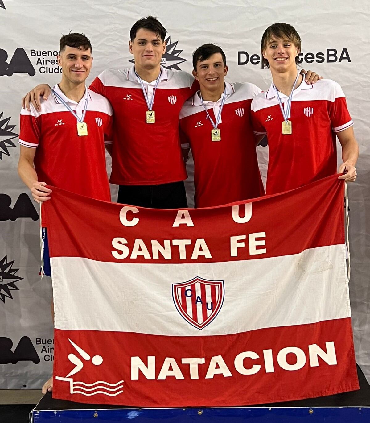 Benjamín Ghione natación Arroyito Club Unión Santa Fe