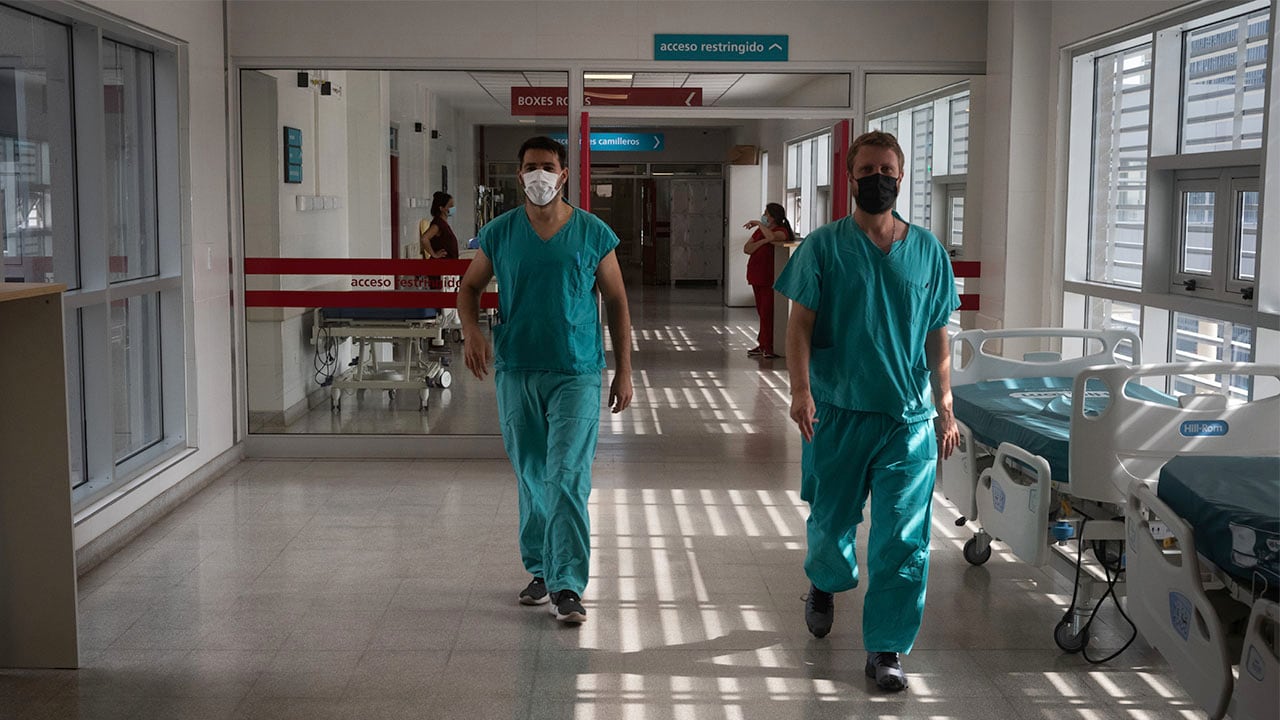 Guardia del Hospital Central de Mendoza.
Foto: Ignacio Blanco / Los Andes