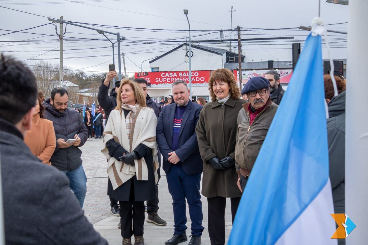 El Parlamento acompañó a la comunidad Tolhuinense en su Aniversario